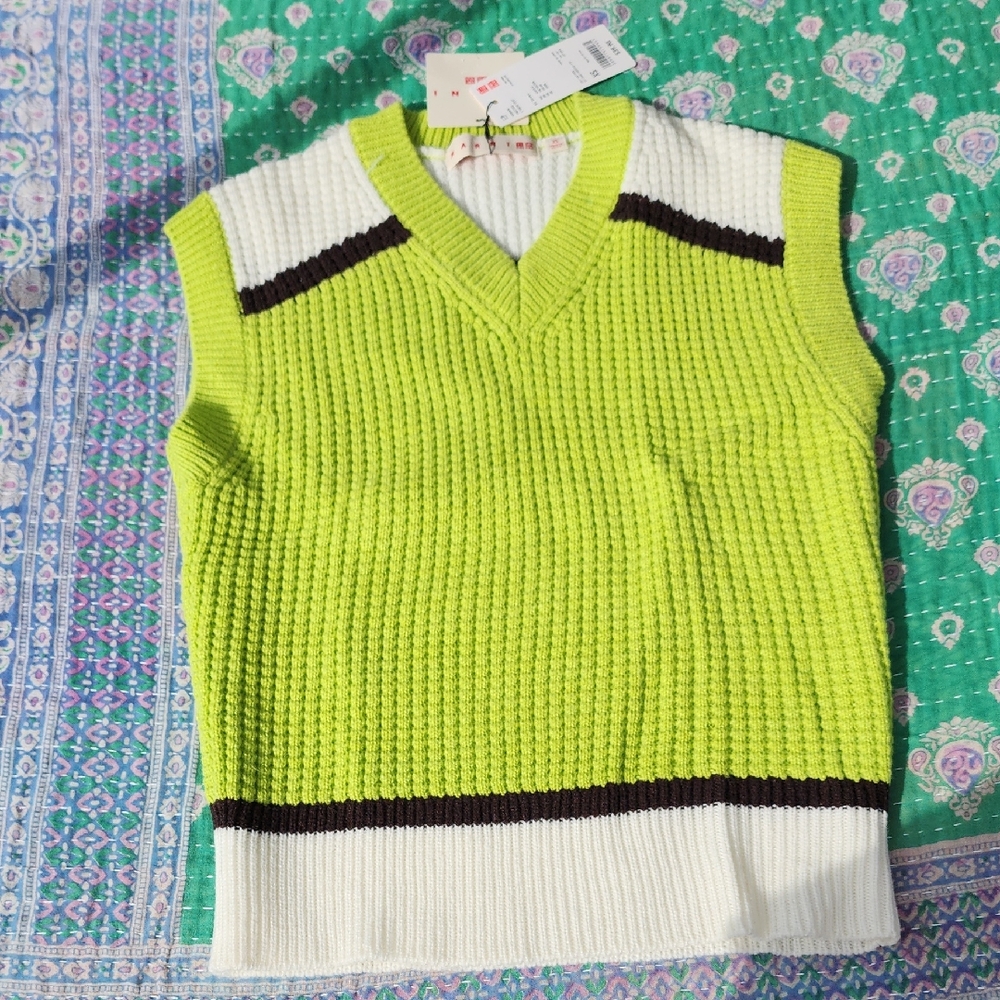(Bundle Offer)Uniqlo Lime Green V-Neck Sweater Vest
